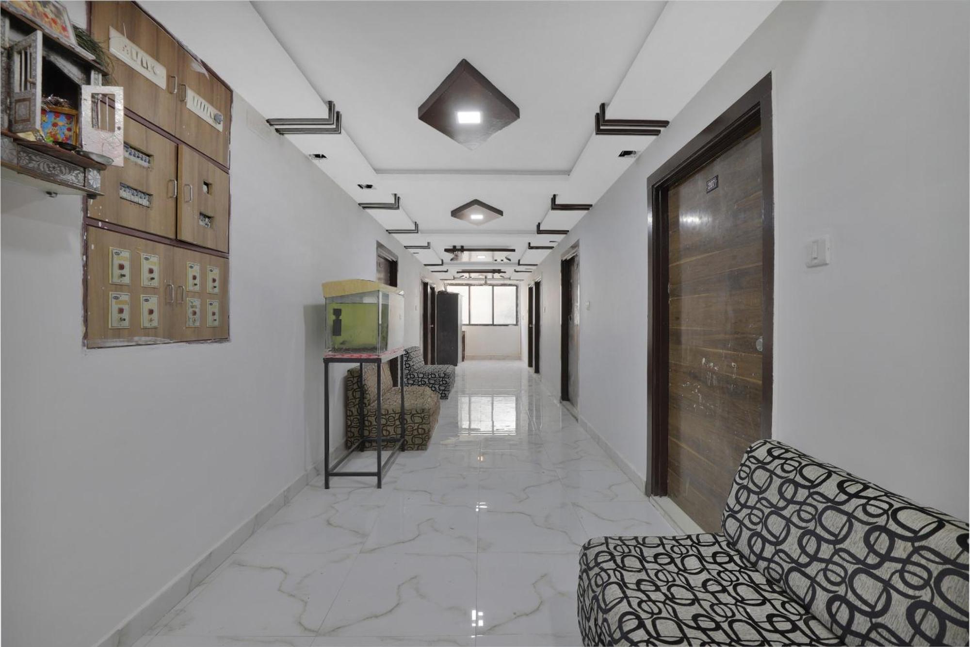 Hotel O Rudra Palace Ахмедабад Экстерьер фото